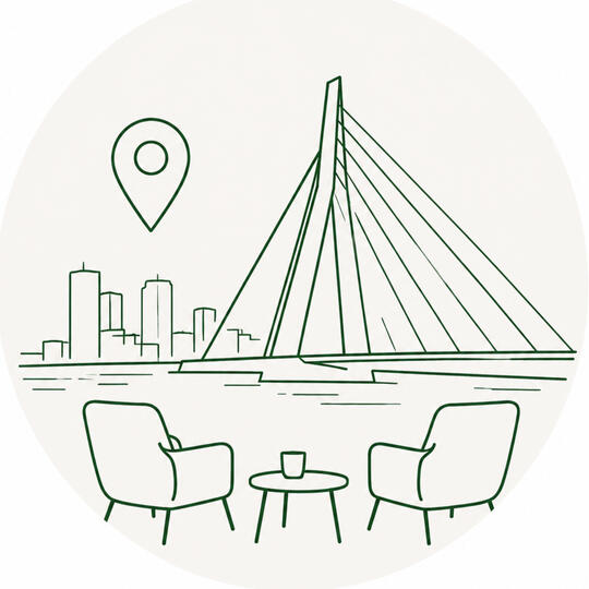 Persoonlijke coaching in Rotterdam Illustratie van persoonlijke coaching in Rotterdam met de Erasmusbrug, skyline en twee stoelen voor een coachgesprek.